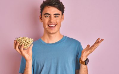 What are the properties of pistachios for men